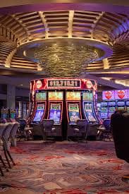 Layar utama Free Play koko 500 menampilkan pilihan permainan slot dan live dealer dalam mode demo